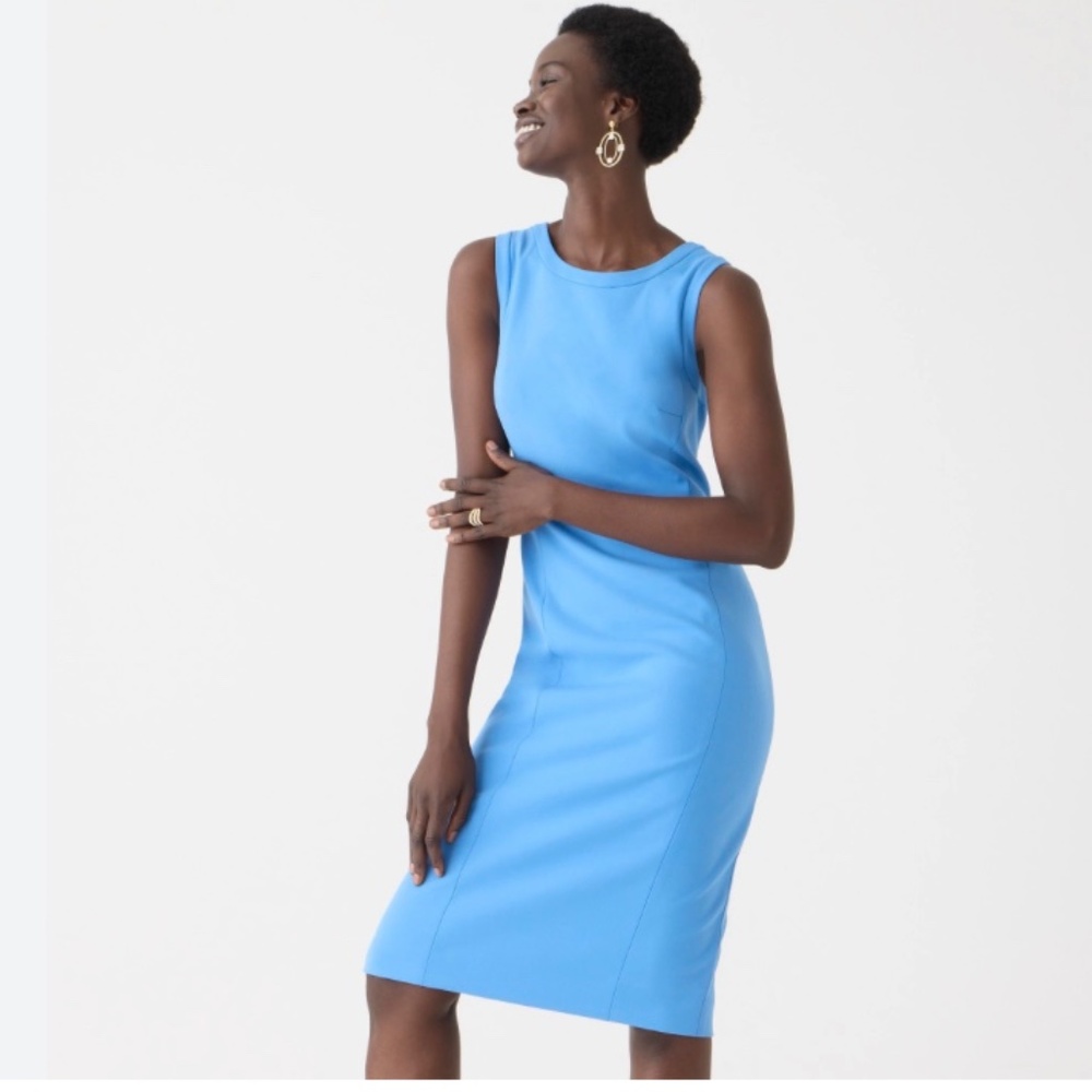 Sheath dress in four-season stretch. BK699. Blue. Size 8. NWT